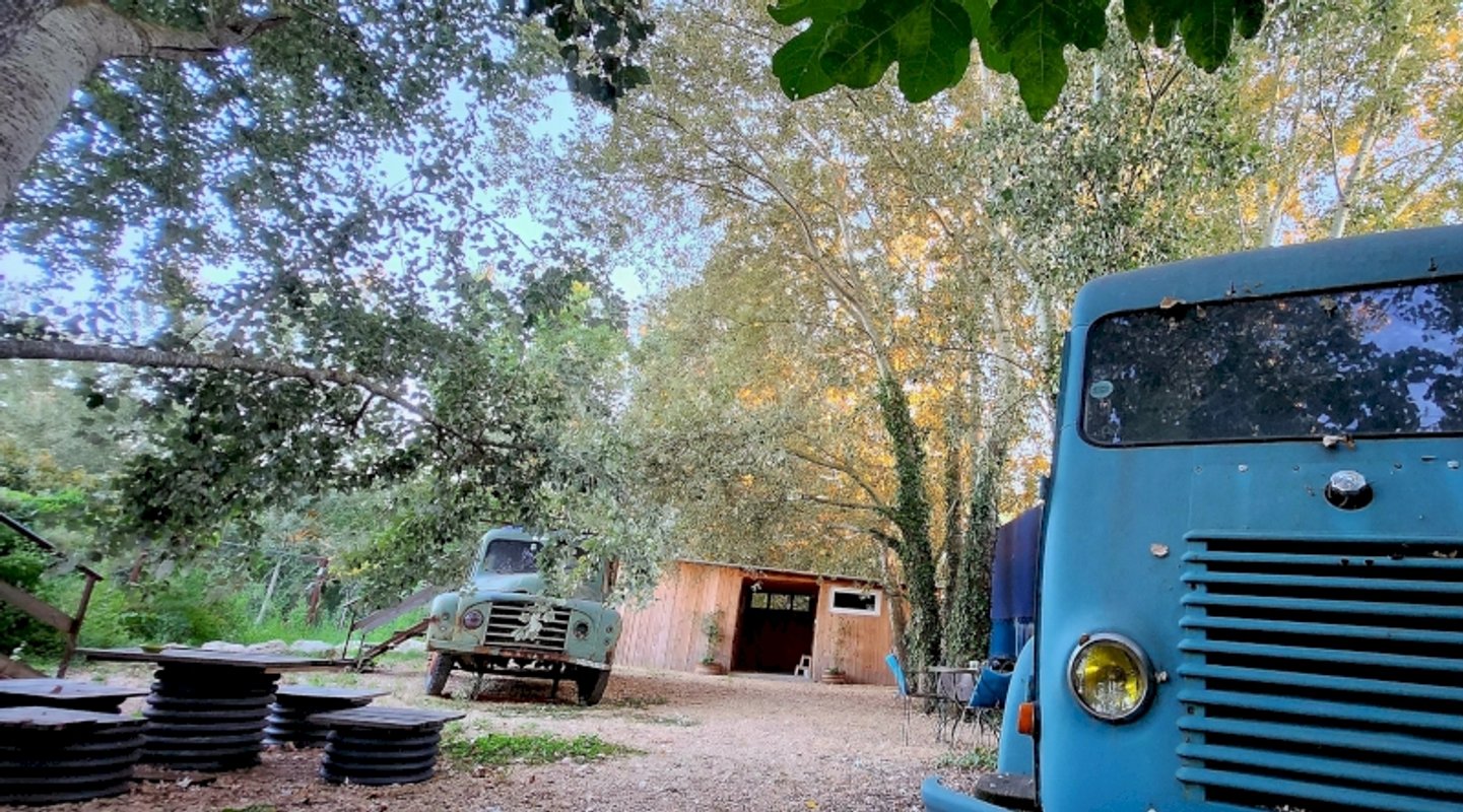 Le Truck-Lodge le GOELETTE - Spa à Saint-Andiol (5)