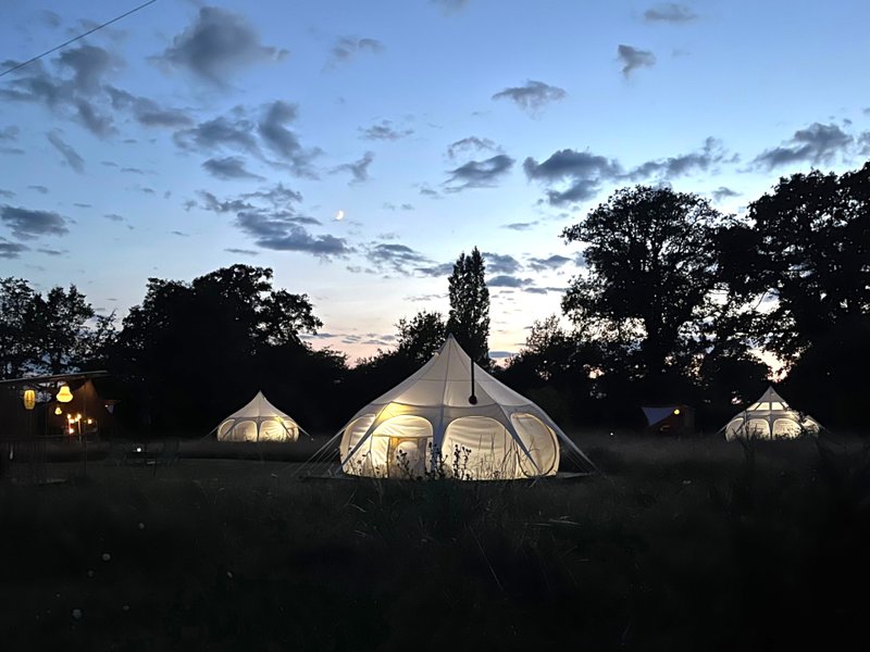 Domaine AbracadaRoom : La Prairie Étoilée Glamping - Image 1