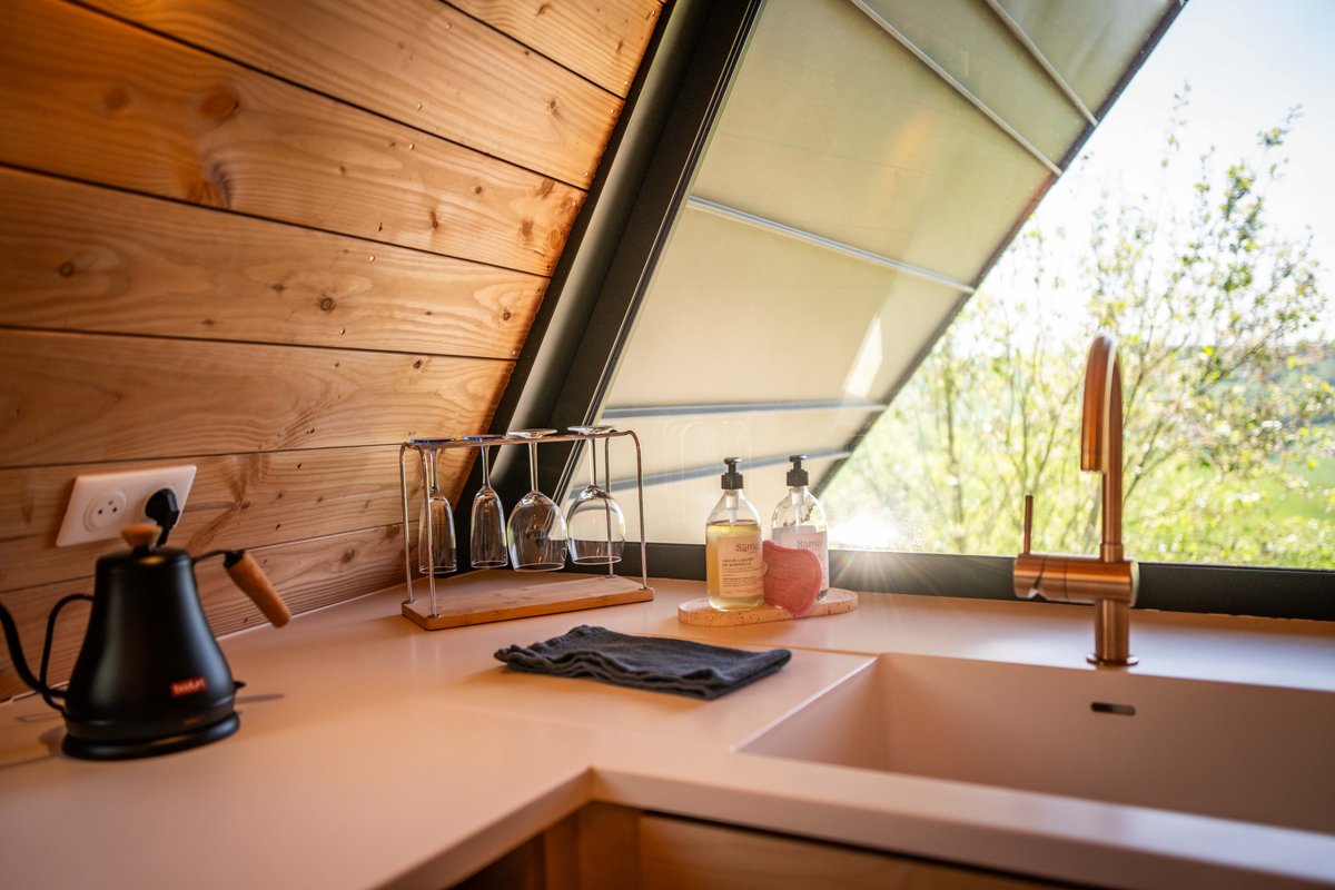 Etno : ecolodge de luxe en pleine nature avec vue et bain nordique à Massingy-Lès-Vitteaux (18)