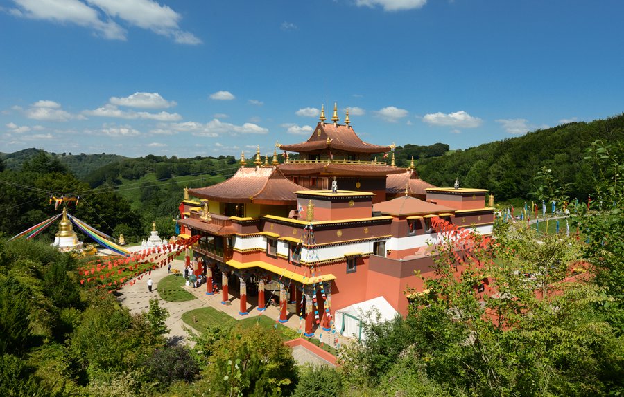 Domaine AbracadaRoom : Séjour Méditation à Lérab Ling - Image 1