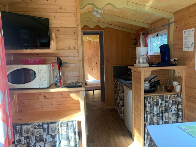 Hébergement AbracadaRoom : Roulotte - Image 2