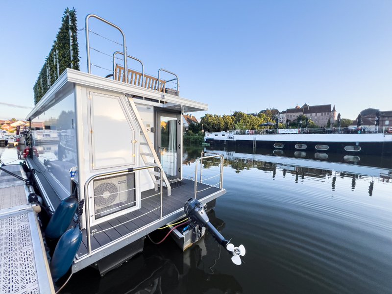 Hébergement AbracadaRoom : Suite flottante Supérieure Lit king-size Balnéo transparente Sauna et rooftop - Image 16