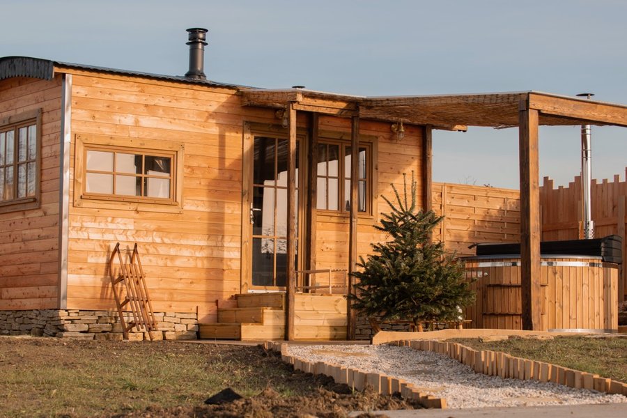 LA ROULOTTE DU RANCH, Bain Nordique, Sauna et Animaux — photo 2