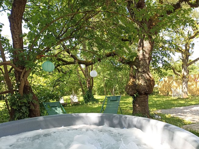 Hébergement AbracadaRoom : La Roulotte du Domaine de la Comté & Spa - Image 14