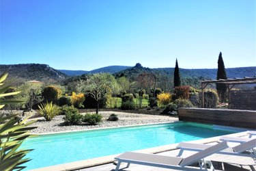 Villa Font Vive - Chambre d'hôtes "L'Ibie" écologique avec piscine et cuisine à Grospierres (3)
