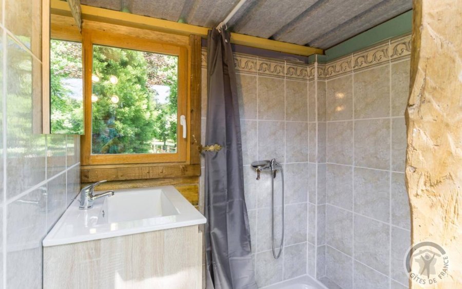 Hébergement AbracadaRoom : La roulotte d'Elise & Bain nordique - Image 11