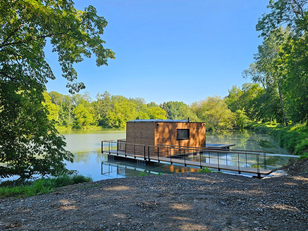Cabane sur l'eau : L’Õdacieuse à Sainte Gemme (28)