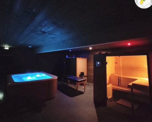 Hébergement AbracadaRoom : Glamping: Our Domes & Their Private Lake - Image 14