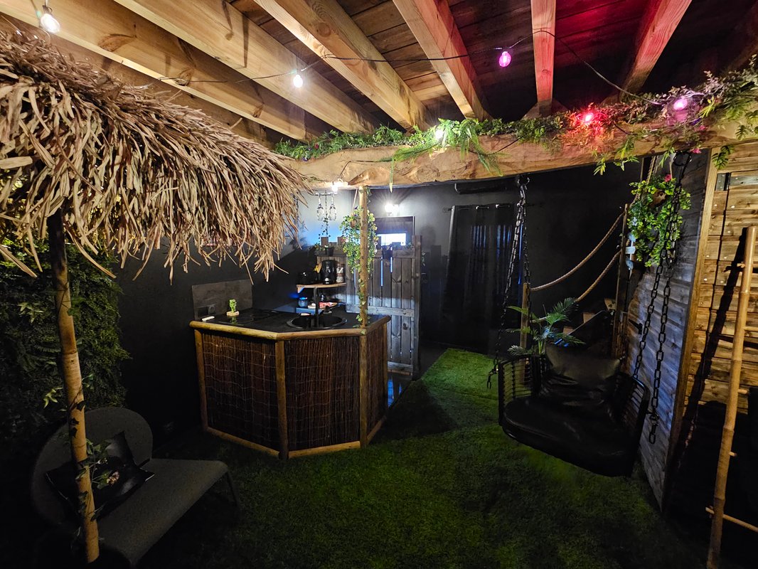 Secret love garden loveroom n'spa à Soleymieu (22)