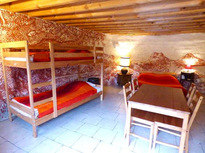 Hébergement AbracadaRoom : Cabane du Hobbit au bord d'un lac - Image 3