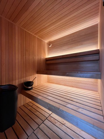 Hébergement AbracadaRoom : Suite flottante Supérieure Lit king-size Balnéo transparente Sauna et rooftop - Image 9
