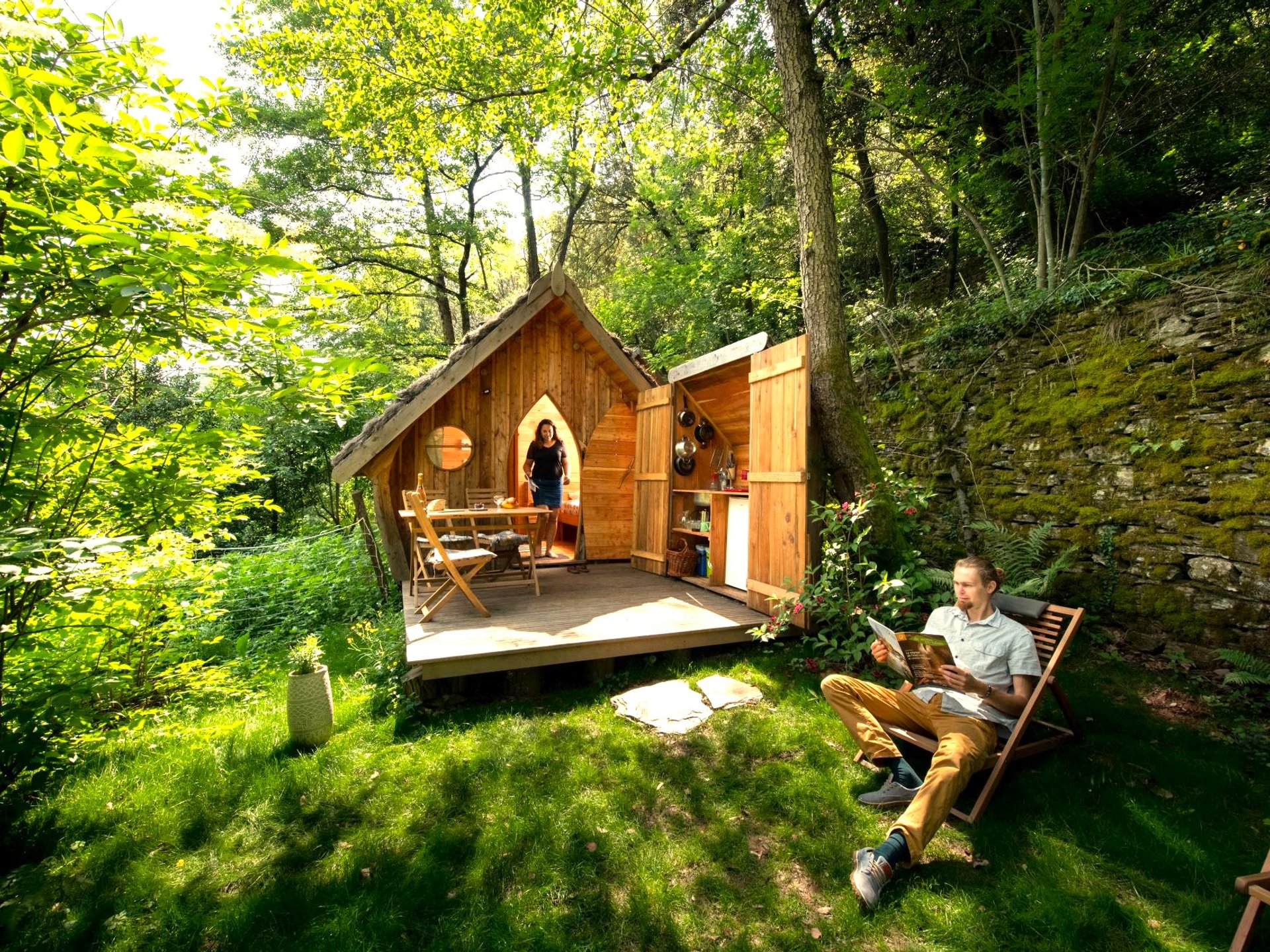 Cabane châtaigne Coutinelle perchée sur terrasse Cévenole
