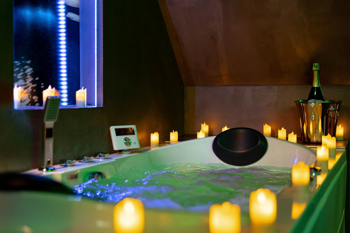 La Forêt Enchantée - Love Room à thème - Jacuzzi à Schirrhein (2)
