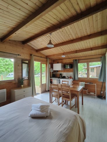 Hébergement AbracadaRoom : Chalet Botanique - Nature au bord de l’étang - Image 2