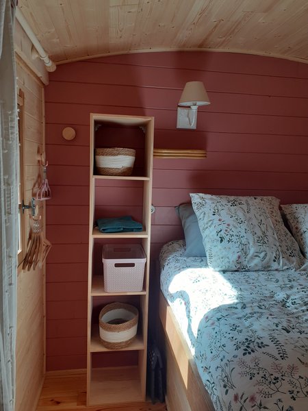 Hébergement AbracadaRoom : La Roulotte qui chuchote &spa - Image 12