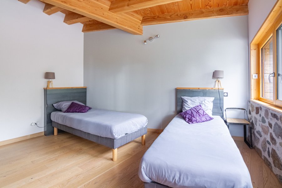 Hébergement AbracadaRoom : La Bulle de Pierre avec Spa privatif - Ecolodge au milieu des volcans - Image 9