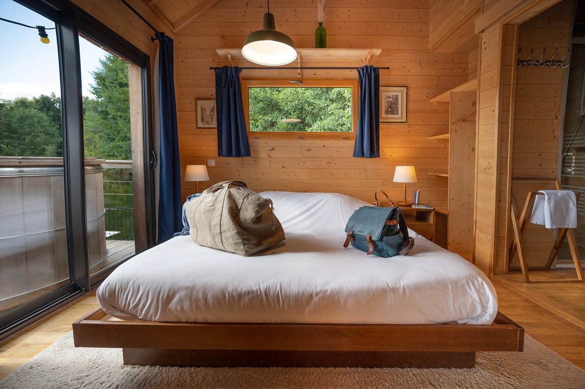 Cabane sur l'eau avec bain nordique à Beauchamps (13)