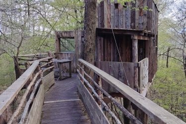 Cabane Charrette – Dormir perché à 9m, praticable en fauteuil à Saint-Donat-Sur-L'herbasse (4)