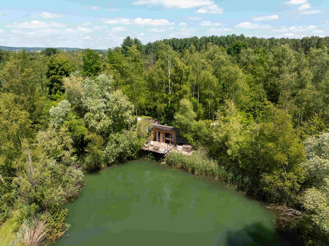 Cabanes Duo Spa sur Pilotis au Bord de l'Eau à St-Léger-Aux-Bois (3)