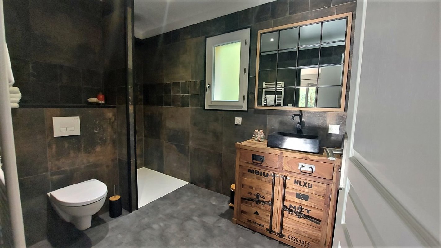 Gîte Loft & Spa privatif à Saint-Chamassy (5)