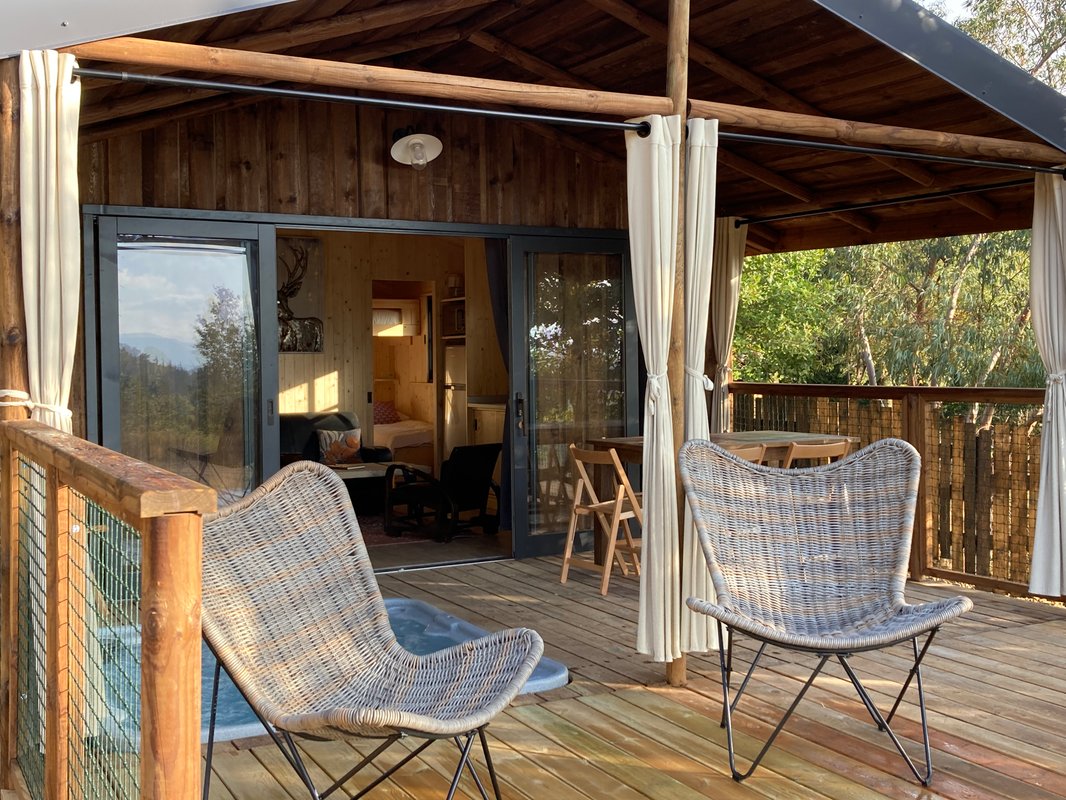 Cabane sur pilotis La Dame du Château- spa privé à Villarzel Du Razès (19)