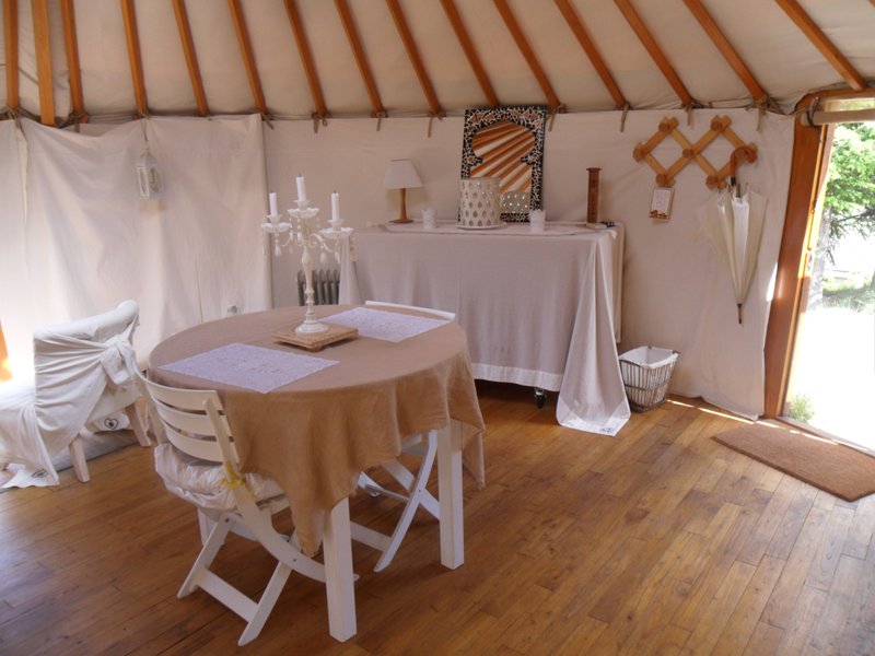 Hébergement AbracadaRoom : La Yourte et son Chalet - Image 5