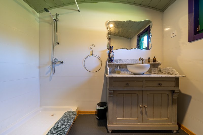 Hébergement AbracadaRoom : Roulotte Marius & Piscine en Provence - Image 15