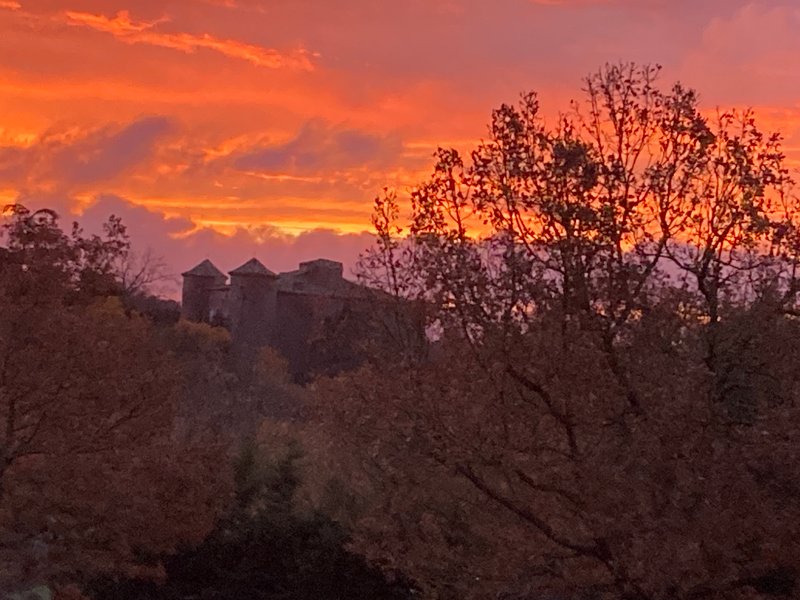 Hébergement AbracadaRoom : Cabane sur pilotis La Dame du Château- spa privé - Image 23