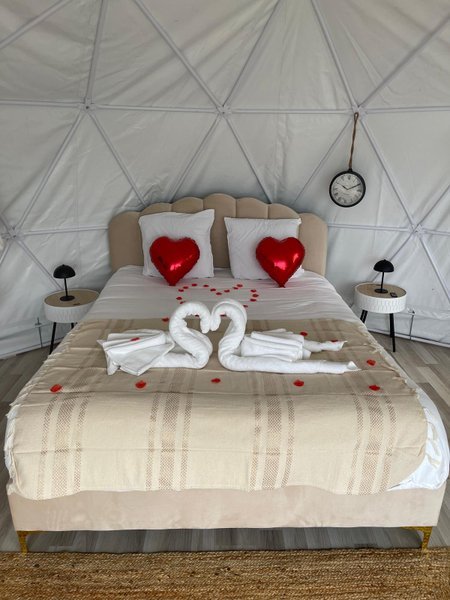 Hébergement AbracadaRoom : Le Dôme romantique du lac de la Cadie & Spa - Image 16