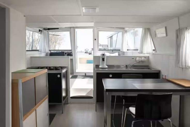 Hébergement AbracadaRoom : Spacieux Bateau Sans Permis Bourgogne 10 Personnes - Image 5