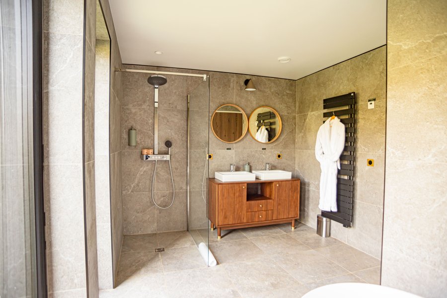 Hébergement AbracadaRoom : Hestia + Freya : Ecolodge de luxe avec 2 bains nordiques pour 2-14 personnes - Image 21
