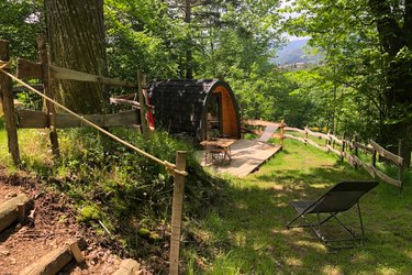 Cabane sous les châtaigniers à Nozieres (1)