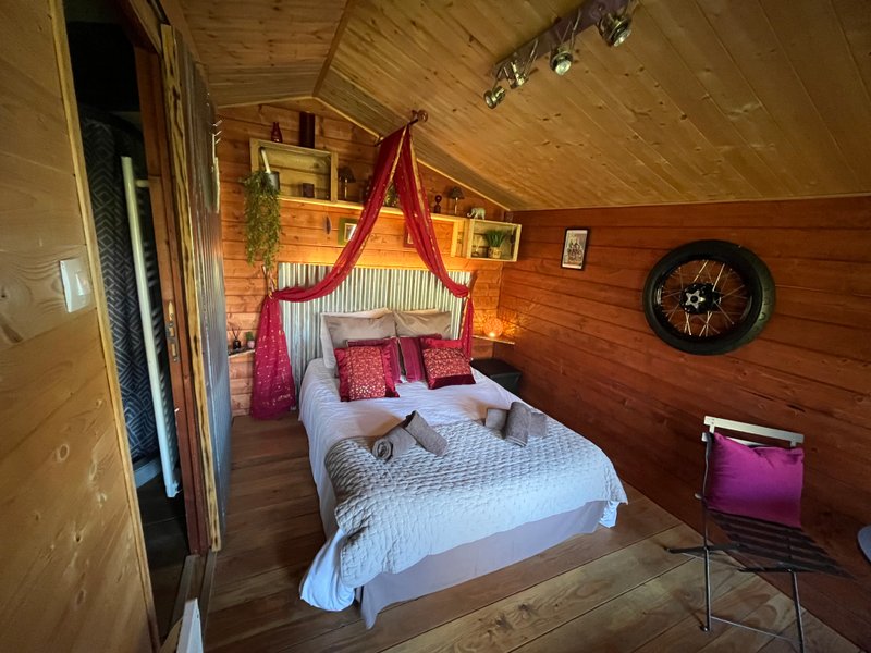 Hébergement AbracadaRoom : Chalet Royal Enfield - Image 1