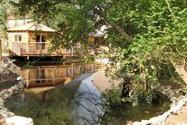 Cabane sur l'eau Libellule à Batilly-En-Puisaye (2)