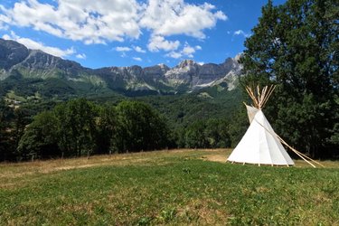 Tipi au Woody Ranch, vue sur le Vercors à Château Bernard (2)