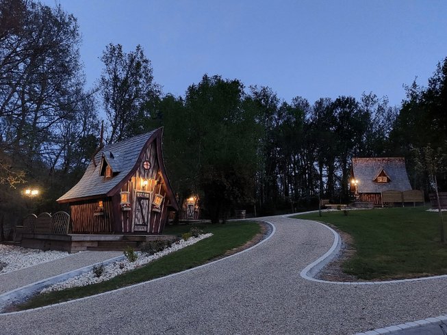 Hébergement AbracadaRoom : La Cabane Le Vieux Grimoire & Spa - Image 7