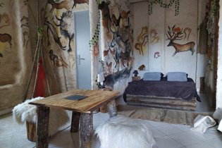 Homosapiens avec accès au jacuzzi pendant 30 minutes, Petit-déjeuner, repas du soir & Un massage bien-être 30 minutes par pers