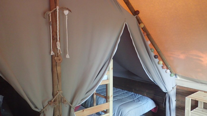 Hébergement AbracadaRoom : Cabane toilée sur pilotis - Image 4