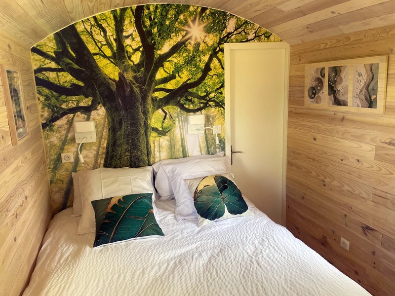 Hébergement AbracadaRoom : La Roulotte de la Clairière - Image 6