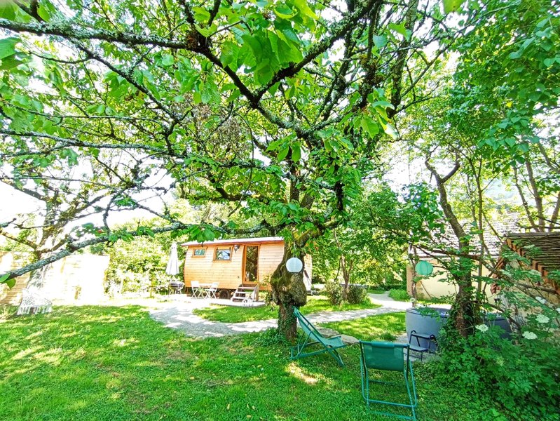 Hébergement AbracadaRoom : La Roulotte du Domaine de la Comté & Spa - Image 18