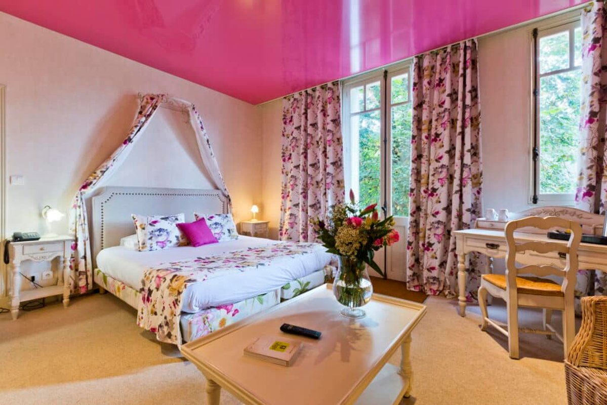 Chambre deluxe... la Versaillaise à Bourbon-L'archambault (5)