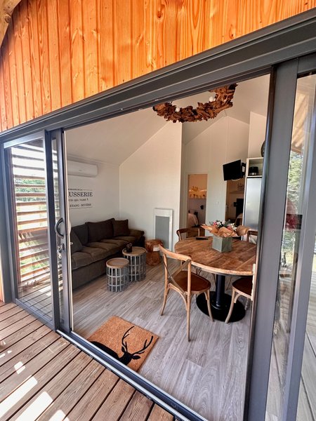 Hébergement AbracadaRoom : Lodge 2 chambres et Spa Rustique - Image 2