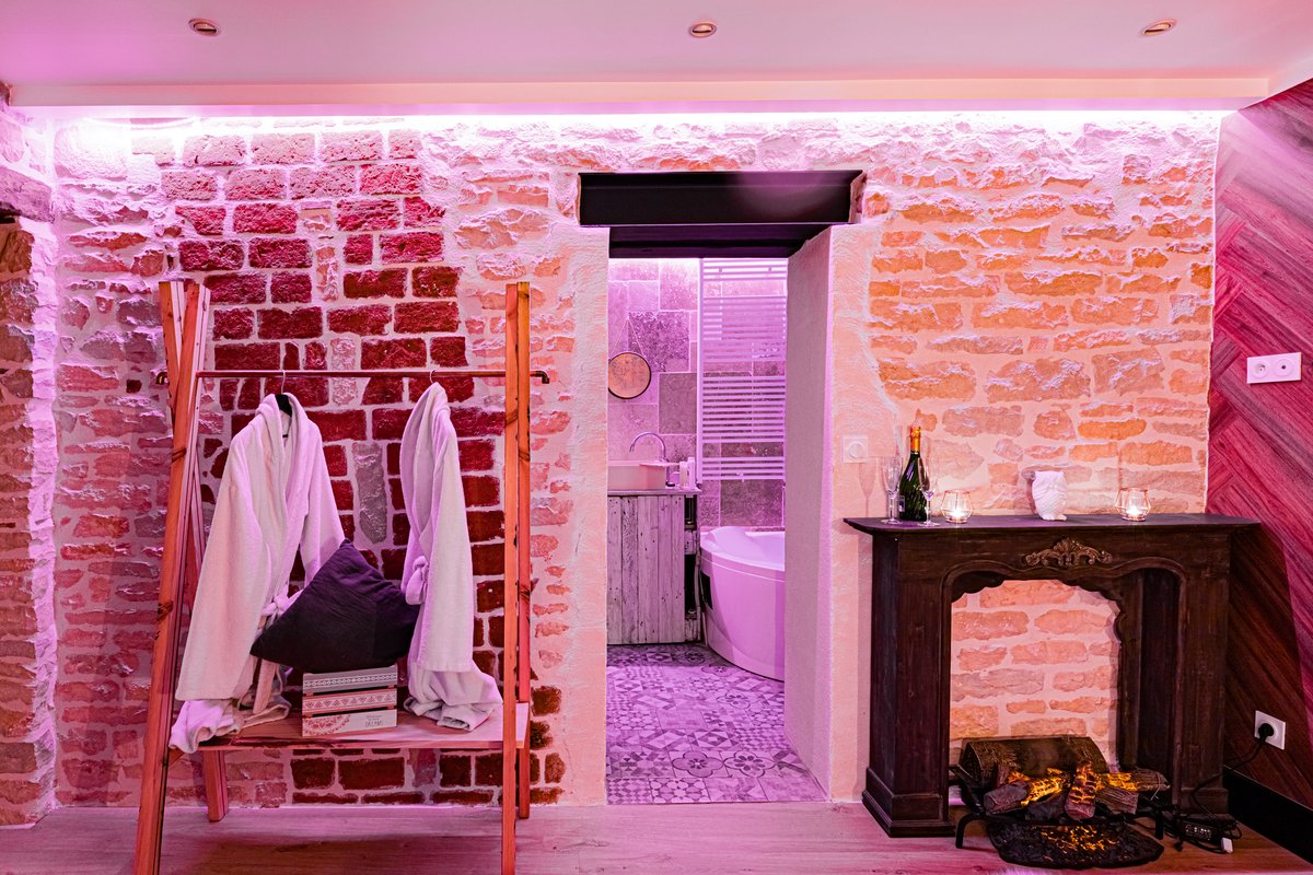 Glam Appart Spa Cosy Champagne & Parking à Dijon (2)