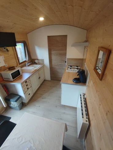 Hébergement AbracadaRoom : La roulotte de L'Orée des 4 chemins & Spa - Image 6