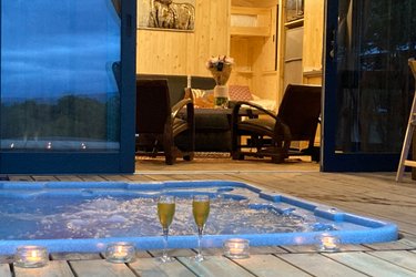 Cabane sur pilotis La Dame du Château- spa privé à Villarzel Du Razès (3)