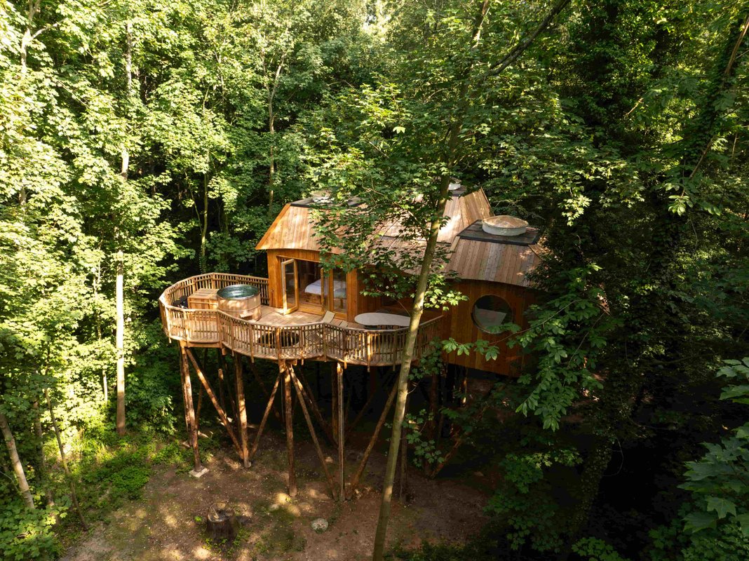 Cabanes Famille Spa sur Pilotis à Raray (1)