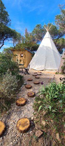 Hébergement AbracadaRoom : Tipi Indien et spa - Image 1