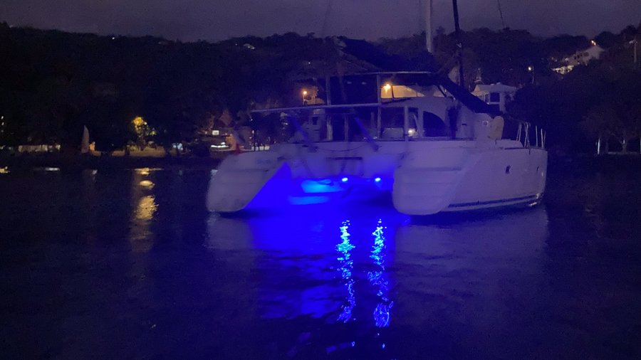 Domaine AbracadaRoom : Akumal Catamaran - Sainte Anne - Image 5