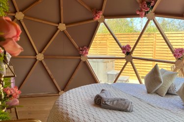Dôme Fiore avec jacuzzi à Nanteuil Les Meaux (1)
