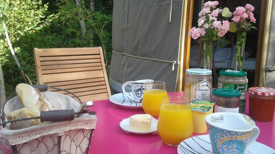 Hébergement AbracadaRoom : Yourte et Verdure - Image 12